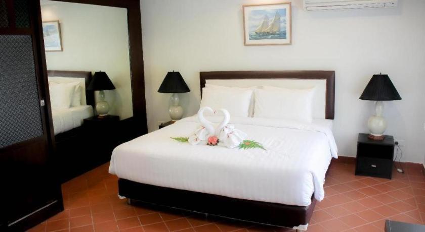 Royal Lee Resort And Spa Nai Yang Beach Exterior foto