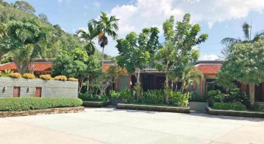 Royal Lee Resort And Spa Nai Yang Beach Exterior foto
