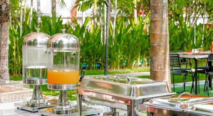 Royal Lee Resort And Spa Nai Yang Beach Exterior foto